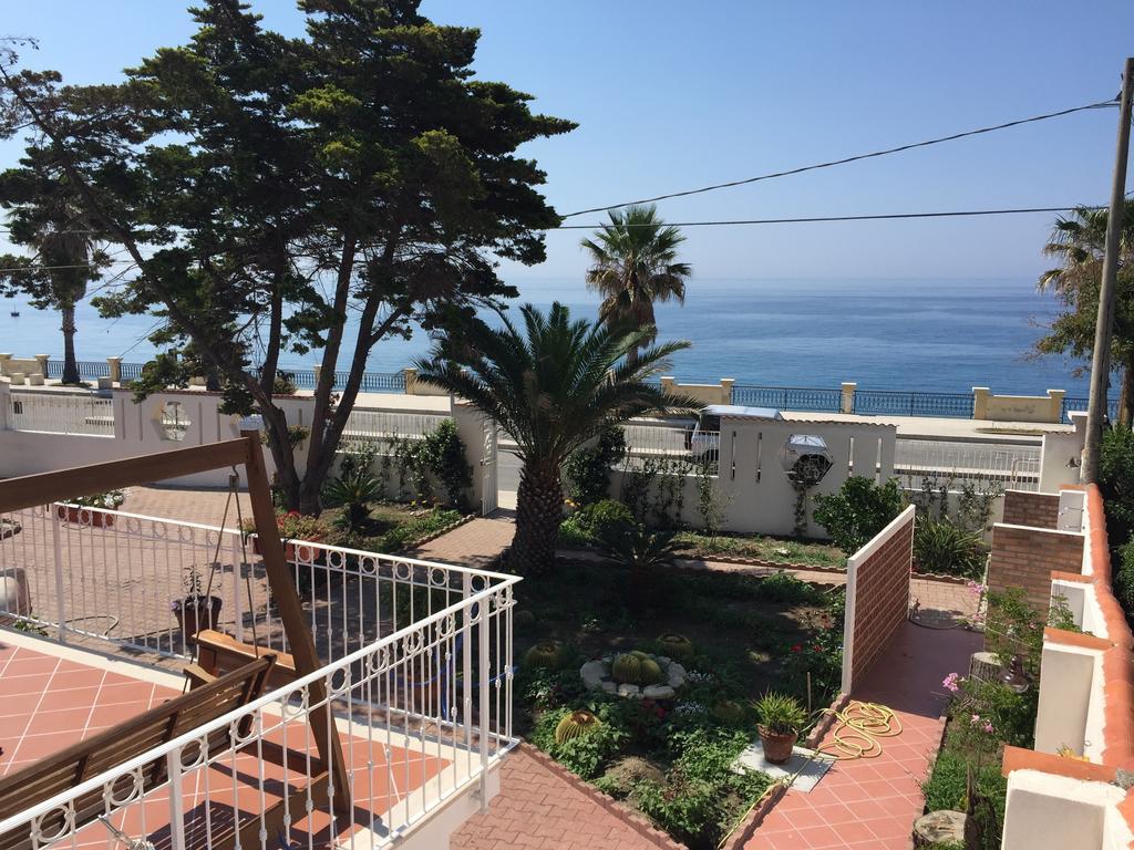 B&B Villa Sul Mare Melito Di Porto Salvo Exterior foto