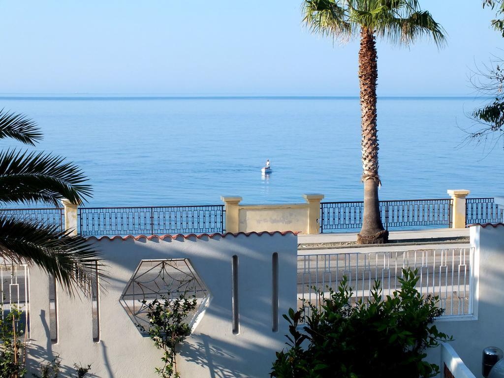 B&B Villa Sul Mare Melito Di Porto Salvo Exterior foto